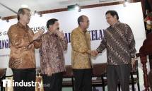Menperin Airlangga Hartarto bersama Ketum KADIN Rosan P Roelani di acara FGD KADIN di hotel borobudur (dok-INDUSTRY.co.id)