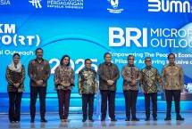 Dirut BRI bersama beberapa Menteri terkait mengikuti pembukaan BRI Micro Finance