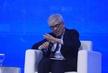 Peraih Nobel Ekonomi Paul Romer dalam gelaran BRI Microfinance Outlook 2025