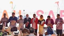Wapres JK didampingi menteri terkait saat acara puncak Sail Sabang 2017 Sabtu (2/12). (Foto: Humas/Anggun)