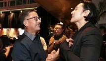 Ferry Mursyidan Baldan bersama Vino Bastian , Pemeran Chrisye dalam film Chrisye (ist)