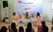 Sesi Talkshow bersama Brand Ambassador SoKlin Lantai, Asmirandah dan Psikolog, Samanta Elsener 