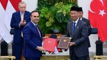 Menteri Perindustrian RI Agus Gumiwang Kartasasmita dan Menteri Perindustrian dan Teknologi Turki H.E. Mehmet Fatih Kacir saat menandatangani Memorandum Saling Pengertian (MSP)