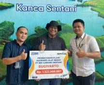 BRI Insurance Bayarkan Klaim Asuransi Alat Berat Sebesar 1 Miliar di Sentani