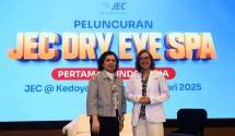 dari kiri: Dr. Jenny Darmawan, MARS (Wakil Direktur Medik dan Keperawatan RS Mata JEC @ Kedoya) dan Dr. dr. Nina Asrini Noor, SpM (Ketua Dry Eye Service JEC Eye Hospitals and Clinics) pada saat konferensi pers Peluncuran JEC Dry Eye Spa.