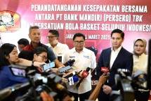Bank Mandiri saat menandatangani nota kesepahaman dengan Persatuan Bola Basket Indonesia