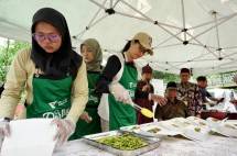 Ramadan 1446 H, Dompet Dhuafa bersama PARFI 56 menjadikan giat kebaikan terus berjalan bersama. Giat ini selain berbagi makanan berbuka sebanyak 100 porsi,