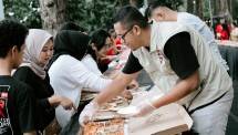 Pizza Hut Indonesia Gelar Bukber Pizza 100 Meter di TMII, Hadirkan Inovasi Menu Ramadan