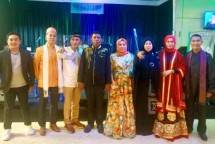 Sejumlah selebriti top meriahkan acara "Berbagi Bahagia Buk-Ber di Bintang 5 Bersama Kekasih Allah, Yatim Piatu & Dhuafa"