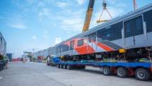 Pelindo Solusi Logistik Layani Kedatangan dan Mobilisasi 24 Gerbong KRL