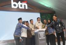 Selasa (25/3/2025) menjadi hari yang bersejarah bagi para guru di Indonesia karena, Kementerian Pendidikan Dasar dan Menengah, Kementerian PKP, PT Bank Tabungan Negara (Persero) Tbk, BPS dan BP Tapera resmi berkolaborasi meluncurkan Program Rumah untuk Guru Indonesia. Program KPR ini khusus guru ini menyasar 20.000 guru di seluruh Indonesia untuk mewujudkan mimpinya memiliki rumah yang layak dan terjangkau. 