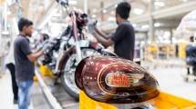 Pabrik Royal Enfield di Vallam, India.