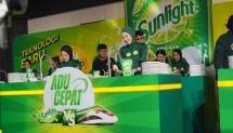 Zaskia Adya Mecca ikut merasakan Adu Cepat Sunlight VS Whoosh.