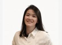 Felicia Putri Tjiasaka Mahasiswa jurusan Banking and Finance President University tahun 2013 dengan GPA 3.9 atau nyaris predikat Cum Laude ini berhasil diterima kuliah S2 di Harvard University, Amerika Serikat, tahun ini.