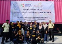 Caption foto: pelepasan ekspor produk homedecor tujuan ekspor Belanda (peserta pendampingan pameran AMBIENTE 2025/Dirjen IKMA Kemenperin)