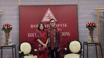 Felix TJ - CEO Roemah Koffie dan istri pada Peluncuran Koffie Tins di Ajang World of Coffee (WOC) 2025