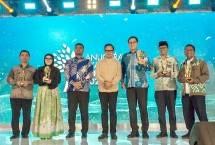 Prudential Syariah saat menerima penghargaan