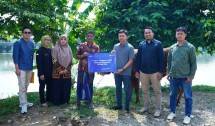 PERURI menyalurkan bantuan hewan kurban kepada masyarakat di Kabupaten Karawang. 