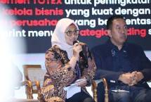 Direktur Utama Telkom Dian Siswarini beserta jajaran direksi Telkom pada acara Executive Media Gathering, di Jakarta, pada Selasa (17/6).