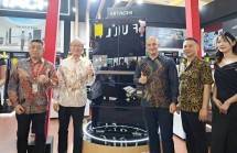 Kulkas premium Hitachi Made in Japan Series R-GW670TN XK diluncurkan di Pekan Raya Jakarta 2025.