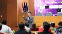 Presiden Direktur PT Indonesia Entertainment Production, Indra Yudhistira di acara Semiloka ForummWartawan Hiburan (Forwan)