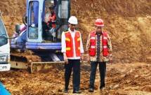 Presiden Jokowi Tinjau Pembangunan Waduk Sukamahi dan Ciawi