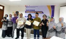Program Coaching Clinic ini bertujuan untuk melatih guru pendidikan dasar dan menengah dalam menggunakan humor sebagai alat bantu pembelajaran matematika