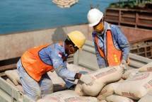 SIG terus memperkuat efektivitas rantai pasok melalui pemanfaatan teknologi AI secara terintegrasi, mulai dari perencanaan distribusi, pemantauan ketersediaan barang, hingga pengiriman produk. Pendekatan berbasis data ini meningkatkan efisiensi operasional dan memastikan produk lebih cepat sampai ke pelanggan dan sebagai bagian dari transformasi digital SIG menuju layanan distribusi yang andal dan berkelanjutan.
