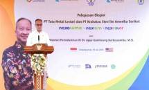 Menteri Perindustrian, Agus Gumiwang Kartasasmita saat menghadiri acara Pelepasan Ekspor Produk Baja Lapis PT Tata Metal Lestari ke Amerika Serikat, di Pelabuhan Tanjung Priok, Jakarta, Jumat (18/7).