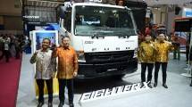 Mitsubishi Fuso Fighter X FM65F Tractor Head Resmi Meluncur di GIIAS 2025