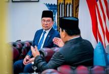Caption: Presiden Republik Indonesia, Prabowo Subianto menggelar pertemuan t&ecirc;te-&agrave;-t&ecirc;te Perdana Menteri (PM) Malaysia, Dato&rsquo; Seri Anwar Ibrahim, di Istana Merdeka, Jakarta, pada Selasa, 29 Juli 2025. (Foto: BPMI Setpres)