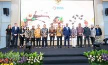 Keterangan Foto (tengah): Wakil Menteri Perindustrian Faisol Riza, saat menghadiri pembukaan Business Matching dan pameran Specialty Indonesia di Jakarta, Senin (4/8).