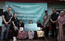 PT ADM Indonesia Trading & Logistics kembali berkolaborasi bersama Dompet Dhuafa mendistribusikan ayam segar kepada total 650 penerima manfaat, diantaranya 560 kepada masyarakat yatim dan dhuafa yang tersebar di Kabupaten Bogor serta 90 karyawan internal PT ADM Indonesia Trading & Logistics yang dikemas dalam gelaran &ldquo;Chicken Day&rdquo;.