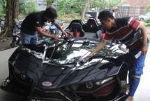 Mobil Listrik Supercar Lowo Ireng
