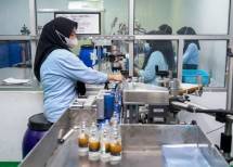 Keterangan Foto (ilustrasi): IKM sektor kosmetik dan obat tradisional.