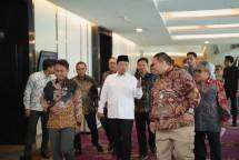 Nusron Wahid (Menteri ATR/Kepala BPN); M. Aris Marfai (Kepala Badan Informasi Geospasial); Suyus Windayana (Dirjen Tata Ruang ATR/BPN); Embun Sari (Dirjen Pengadaan Tanah dan Pengembangan Tanah); dan Para Dirjen lainnya baik dari Kementerian ATR/BPN, maupun Kementerian Kehutanan dan Kementerian Transmigrasi.