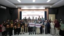 Penerima beasiswa, orangtua, pejabat Kabupaten Paser, di acara pembekalan Beasiswa Kideco Gemilang Tahun 2025