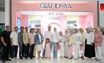 dr. Reza Gladys Resmikan Toko Skincare Glafidsya Pertama di Mall Central Park