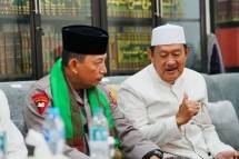 Kapolri Listyo Sigit Prabowo Silaturahmi ke Ponpes Langitan, Serahkan Bantuan untuk Santri Yatim Piatu