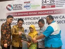 RHVAC Media Briefing 9 Sep 2025, kiri ke kanan: Ferdinan Lo- President of ASHRAE Indonesia Chapter. Sofianto Widjaja-Direktur PT. Pelita Promo Internusa, penyelenggara RHVAC Indonesia. dr. Afrina, MKK - Wakil ketua 1 Komunitas Ahli K3 Rumah Sakit (KAK3RS). Totok Sulistiyanto - Director of Institutional Relations GBCI (Green Building Concil Indonesia). Tejo Mulyono- Kepala Bidang Cold Chain PPLI (Perkumpulan Pelaku Logistik Indonesia)