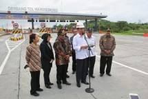 Presiden Jokowi saat peresmian tol Surabaya-Mojokerto (Foto Setkab)
