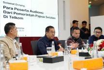 Wakil Direktur Utama Telkom Muhammad Awaluddin memberikan sambutan saat acara audiensi bersama Pemerintah Daerah dan berbagai Komunitas Papua Selatan.