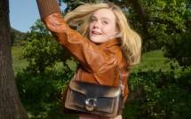 Elle Fanning sebagai brand ambassador global Coach.