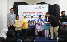Dompet Dhuafa bekerja sama dengan PT Qualita Indonesia dan seluruh jaringan Gramedia di Region D, kembali menyalurkan bantuan perlengkapan alat sekolah kepada anak-anak yatim dan dhuafa. 