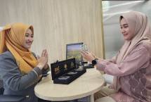 Pegawai BSI menjelaskan produk emas