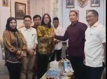 CEO PT Malahayati Nusantara Raya, Ahmad Maulana (Bang Ujay) saat bertemu dengan Walikota Serang, Budi Rustandi, pada Rabu (10/9/2025).