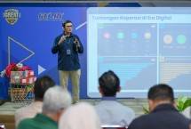 Executive Vice President Telkom Regional 2 Edie Kurniawan saat memberikan paparan pada acara sosialisasi platform digital untuk KD/ KMP Kota Tangerang, Kab Tangerang, dan Kota Tangerang Selatan di Kantor Witel Banten, pada (15/9).