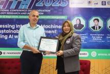 Prof. Dwiza mengungkapkan bahwa ICITRI 2025 mendapat antusiasme yang sangat tinggi dari berbagai kalangan, khususnya peneliti muda.