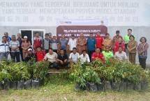 PT Dairi Prima Mineral Berikan Pelatihan Budidaya Durian dan Bantuan Bibit untuk Petani Dairi
