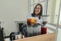 Veronica mendirikan usaha produk minuman kopi dengan nama Kopi Toejoean